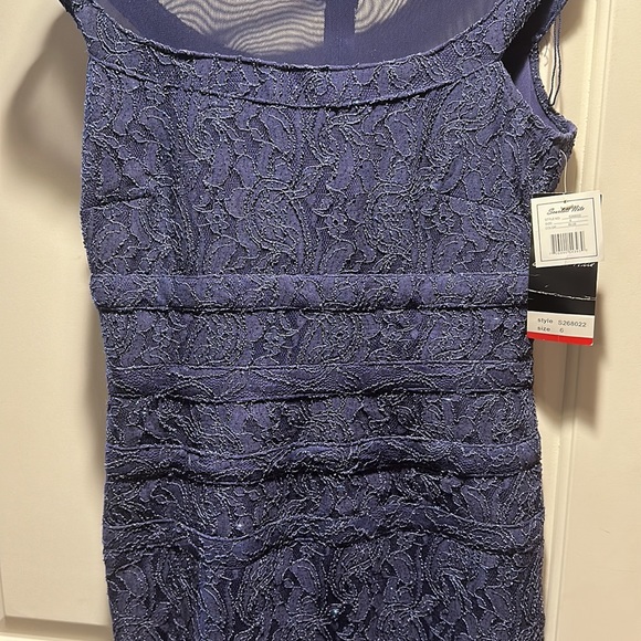 Never worn Woman’s size 6 Blue Special Occasion/Party Dress - Picture 2 of 4